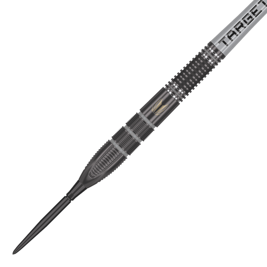 Target Nathan Aspinall X Echo Swiss Point steel darts Das Bild zeigt den Target Nathan Aspinall X Echo Swiss Point Steeldart. Der Dartpfeil ist schwarz-silbern mit einem detaillierten Griffdesign und dem Schriftzug "TARGET" am Schaft.