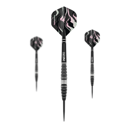 Red Dragon Paradym Torpedo Steel Darts Auf dem Bild sind drei Red Dragon Paradym Torpedo Steeldarts zu sehen. Die Darts haben ein schwarzes Design mit silbernen und bunten Akzenten an den Flights.