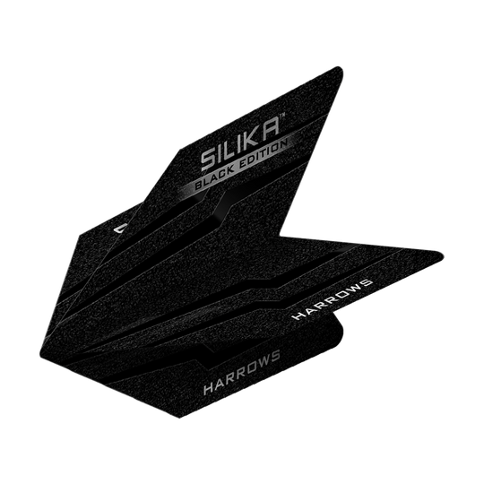 Harrows Silika Black Edition Velos Flights Das Bild zeigt die Harrows Silika Black-Edition Velos Flights. Die Flights sind schwarz mit silbernen Schriftzügen und haben ein modernes, eckiges Design.