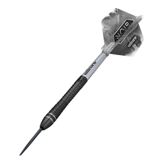 Unicorn World Champion Gary Anderson Noir Phase 6 Steeldarts Das Bild zeigt einen Steeldart aus der Produktreihe „Unicorn World Champion Gary Anderson Noir Phase 6“. Der Dart hat ein modernes, schwarzes Design mit silbernen Akzenten und individuell gestaltetem Flight.