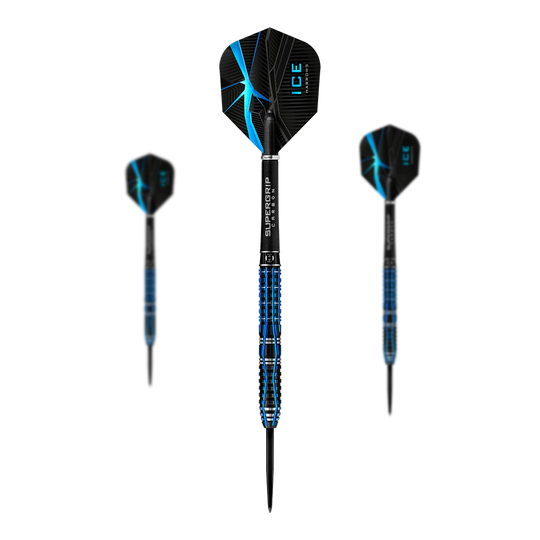Harrows Ice Recut Steel Darts Das Bild zeigt drei Steeldarts des Modells "Harrows Ice Recut". Die Darts sind schwarz mit blauen Akzenten und besitzen Flights mit einem Eismuster.