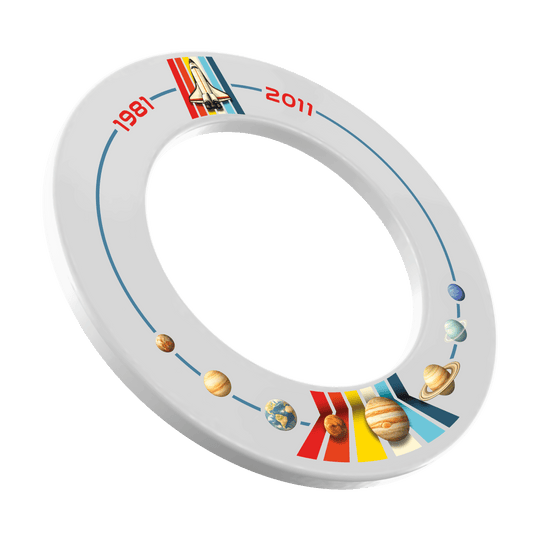 McDart Space Shuttle Dartboard Surround Zu sehen ist der McDart Weltraum Shuttle Dartboard Surround. Er sorgt für zusätzlichen Schutz rund um die Dartscheibe.