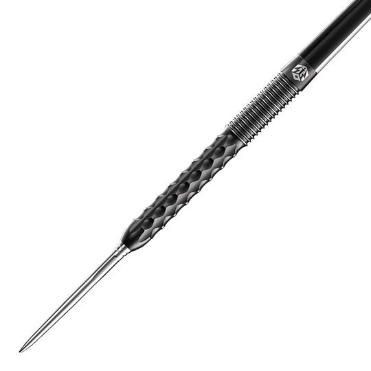 Caliburn Sword S1 steel darts Das Bild zeigt einen Caliburn Sword S1 Steeldart. Der Dartpfeil hat eine silberne Spitze und einen schwarz strukturierten Griff.