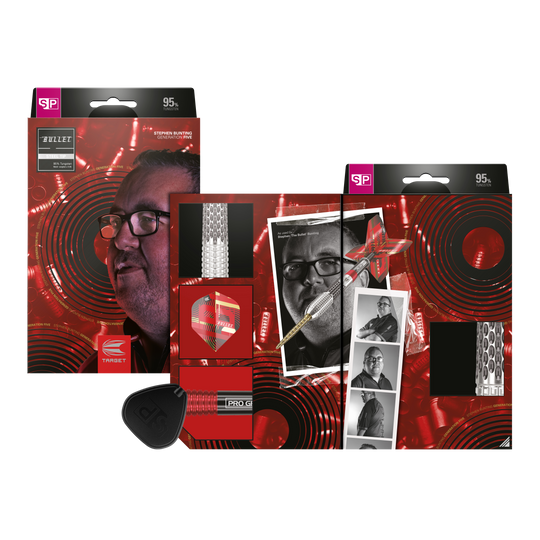 Target Stephen Bunting GEN5 Swiss Point Steel Darts Die Abbildung zeigt die Verpackung und den Inhalt der Target Stephen Bunting GEN5 Swiss Point Steeldarts. Auf der Verpackung ist ein Porträt von Stephen Bunting sowie mehrere Produktbilder und Details der Darts zu sehen.