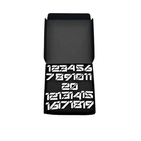 McDart Dartboard Number Rings / Number Ring Cyber Dies ist eine Abbildung mit dem Namen 'Cyber Wei Box'. Die Box ist vermutlich Teil einer Produktverpackung.