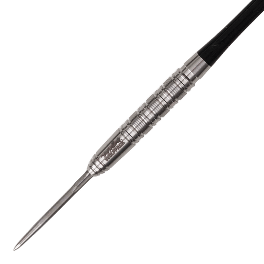 Hier ist das Set Caliburn Wolfpack W7 Steeldarts - 21g abgebildet. Es eignet sich perfekt für präzises Dartspiel.