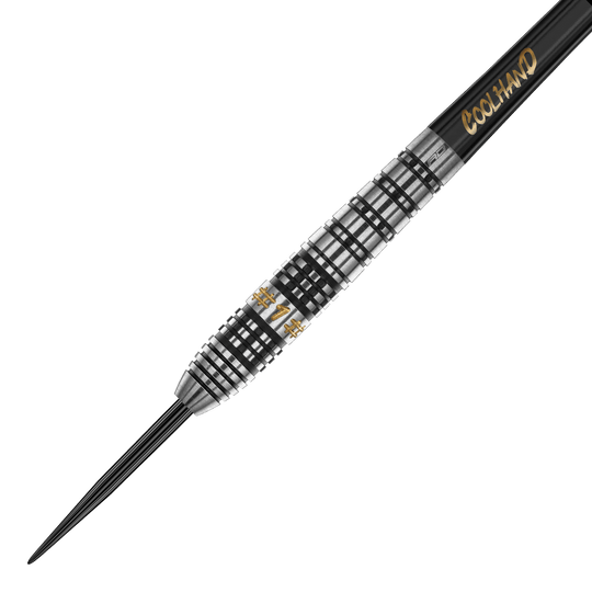 Red Dragon Luke Humphries Prestige Steel Darts Dies ist ein Steeldart der Marke Red Dragon, Modell "Luke Humphries Prestige". Er hat ein silber-schwarzes Design mit goldenen Akzenten und dem Schriftzug "COOL HAND".