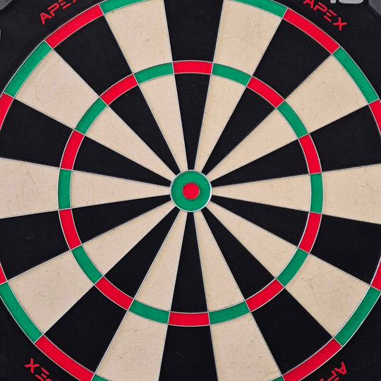 Das Bild zeigt das Bullet Apex Steeldartboard. Es gibt eine detaillierte Ansicht des Produkts.