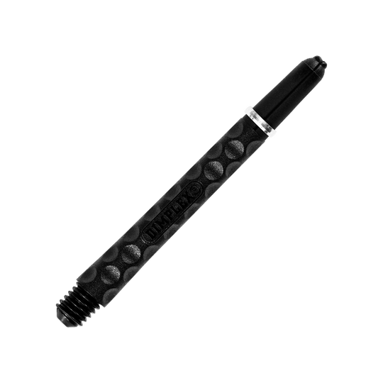 HR322_Harrows_Dimplex_Shafts_Schwarz_48mm_2 Das Bild zeigt einen schwarzen Dartshaft mit Noppenstruktur. Auf dem Schaft steht das Wort "Dimplex" eingeprägt.