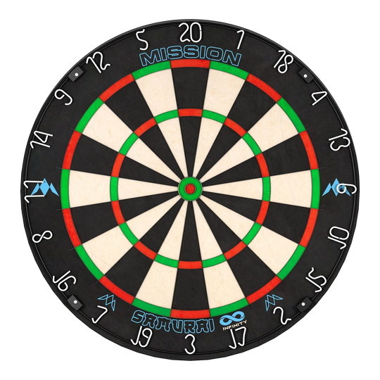 Das Bild zeigt eine Steeldartscheibe mit dem Namen "Mission Samurai Infinity". Die Scheibe ist schwarz-weiß mit roten und grünen Markierungen und hat weiße Zahlen am Rand.