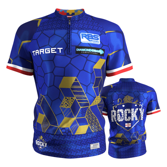 Target Josh Rock Dart Shirt 2027 Hier ist das Target Josh Rock Dartshirt 2027 zu sehen. Das Shirt überzeugt durch seine moderne Optik.