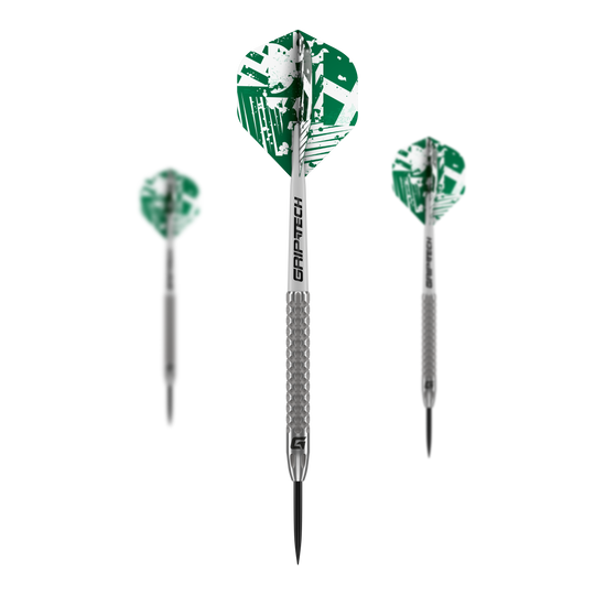 GOAT Fairway V2 Tungsten Steel Darts Das Bild zeigt drei GOAT Fairway V2 Tungsten Steeldarts mit silbernen Schäften und grünen Flights. Auf den Schäften steht "GRIPTECH" und die Darts haben eine strukturierte Griffzone.