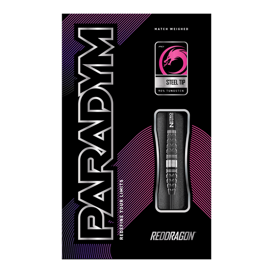 Red Dragon Paradym Torpedo Steel Darts Das Bild zeigt die Verpackung der "Red Dragon Paradym Torpedo Steeldarts". Das Design ist modern mit auffälligen Farben und hebt die Stahlspitze sowie den hohen Wolframanteil hervor.