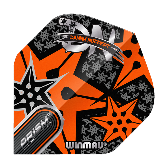 Winmau Prism Delta Danny Noppert Orange Signature No2 Standard Flights Das Bild zeigt ein buntes Dart-Flight mit orangefarbenem und schwarzem Sternmuster. Auf dem Flight stehen die Namen "Danny Noppert" und "Winmau Prism Delta".