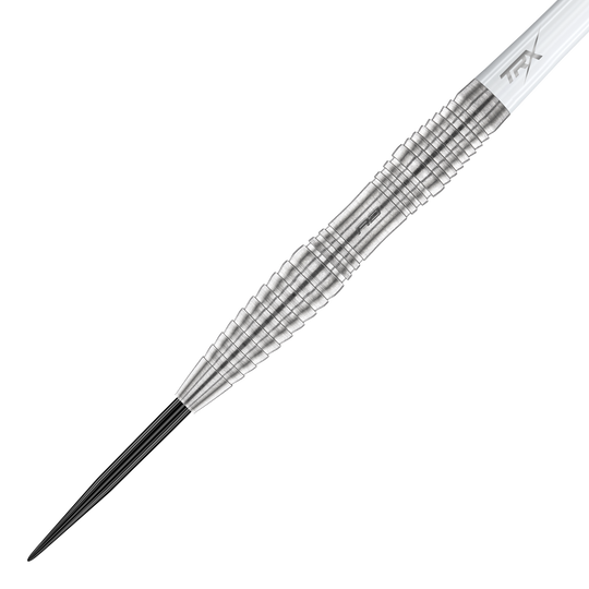 Das Bild zeigt einen Red Dragon Seren 3 Pure Steeldart. Der Dartpfeil ist silberfarben und hat ein gerilltes Griffdesign.