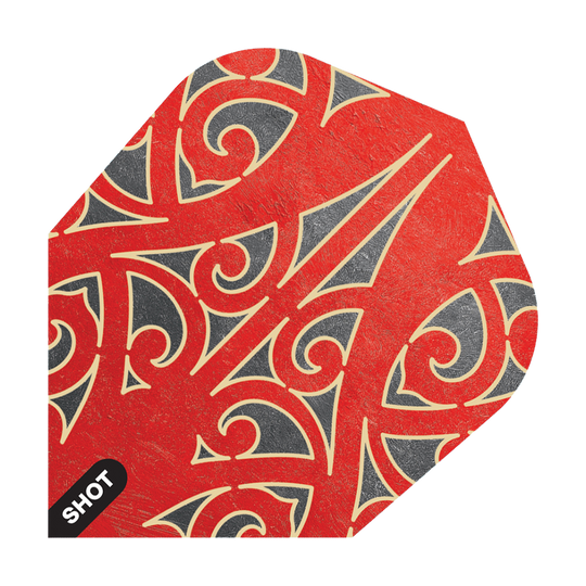 Shot Warrior Taiaha No6 Flights Das Bild zeigt das Produkt "Shot Warrior Taiaha No6 Flights". Die Dartflights haben ein auffälliges rotes und schwarzes Muster mit traditionellen geschwungenen Linien.