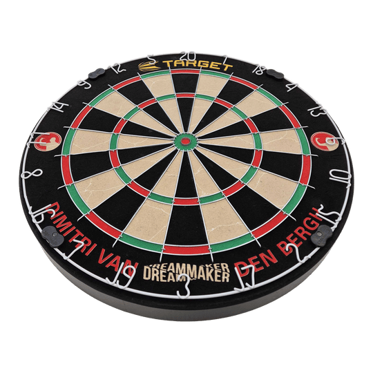 Target Dimitri Van Den Bergh steel dartboard set Das Bild zeigt eine Steeldart-Scheibe mit farbigen Feldern und Metallabtrennungen. Am Rand steht der Name "Dimitri Van Den Bergh" sowie der Schriftzug "Dreammaker".