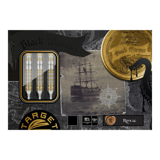 Die Abbildung zeigt die "Target Japan Black Marque Reyn GEN2 Steeldarts" in einer ansprechend gestalteten Verpackung. Auf der Verpackung sind drei Darts, ein Segelschiff und goldene Münzen abgebildet.