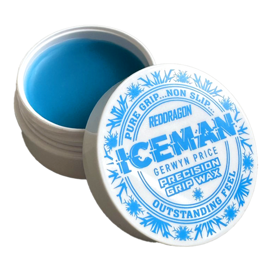 Red Dragon Gerwyn Price Iceman Precision Grip Wax finger wax Das Bild zeigt ein offenes Döschen mit blauem Fingerwachs der Marke "Red Dragon Gerwyn Price Iceman Precision Grip Wax". Auf dem Deckel steht in blauer Schrift, dass das Produkt für reinen Halt, Rutschfestigkeit und hervorragendes Gefühl sorgt.