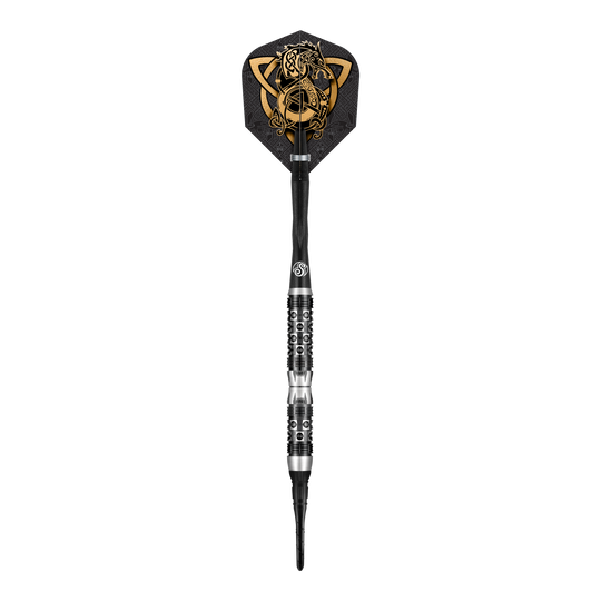 Shot Viking Wolf soft darts - 20g Dies ist ein Softdart namens "Shot Viking Wolf Softdarts - 20g". Der Dartpfeil hat ein auffälliges schwarzes und silbernes Design mit einem goldenen Wikinger-Wolf auf der Flights.