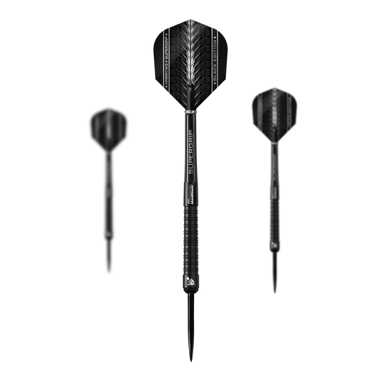 Harrows Supergrip Black Edition steel darts Das Bild zeigt drei schwarze Steeldarts der Marke Harrows Supergrip Black-Edition. Die Darts haben ein elegantes Design mit silbernen und schwarzen Akzenten.