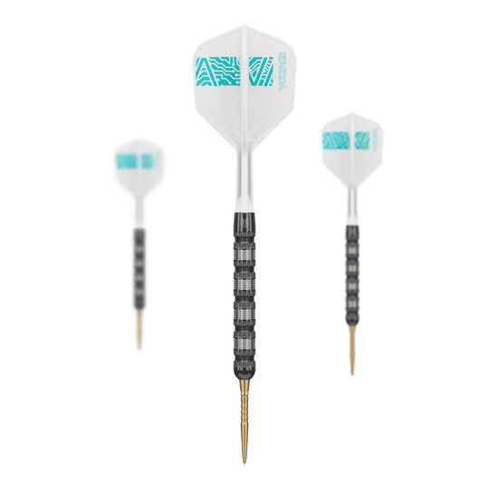 Target Rob Cross 95K Swiss Point Steel Darts Das Bild zeigt drei Target Rob Cross 95K Swiss Point Steeldarts. Die Darts haben schwarze Griffe, goldene Spitzen und weiße Flights mit türkisfarbenem Muster.
