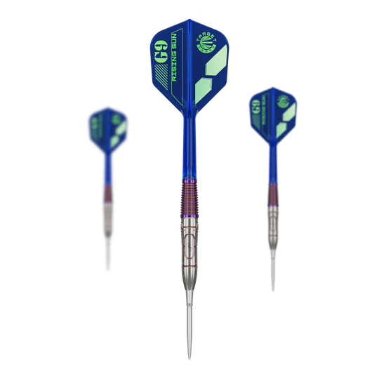 Target Japan Haruki Muramatsu Rising Sun GEN9 Steeldarts - 23g Auf dem Bild sind drei Steeldarts des Modells "Target Japan Haruki Muramatsu Rising Sun GEN9" zu sehen. Die Darts haben blaue Flights und silberne Spitzen.