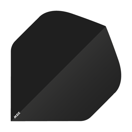 MCD217_MDX_Standard_Flights_Schwarz_1 Das Bild zeigt das Produkt „MDX Standard Flights“. Es ist ein dunkel gefärbtes, quadratisches Objekt mit dem Schriftzug „MDX“ in einer Ecke.