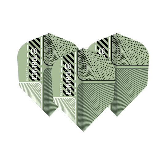 Harrows Prime Control No6 Flights Das Bild zeigt drei Harrows Prime Control No6 Flights für Darts. Die Flights haben ein modernes, grünes Design mit grafischen Mustern und dem Aufdruck "Control 80".