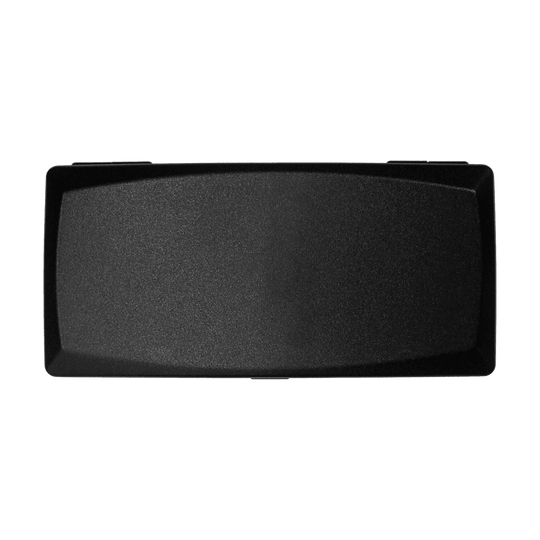 702-schwarz_ABS_Box_Schwarz_2 Das Bild zeigt eine schwarze ABS-Box mit rechteckiger Form. Die Oberfläche der Box ist glatt und schlicht gestaltet.