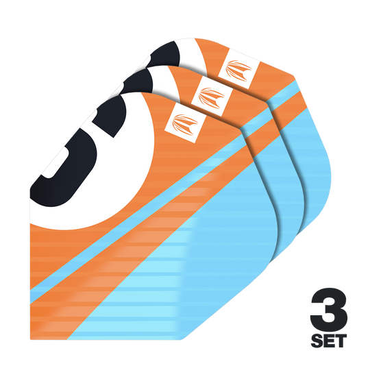 Das Bild zeigt drei Sets von Target Pro Ultra Chicane Orange No6 Flights für Dartpfeile. Die Flights sind in Orange, Blau und Schwarz gestaltet und tragen das Target-Logo.