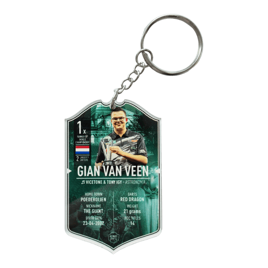Ultimate Darts Card Keychain - Gian Van Veen Ultimate Darts Card Schlüsselanhänger - Gian Van Veen ist abgebildet. Es handelt sich um einen Schlüsselanhänger mit dem Bild des Dartspielers Gian Van Veen.