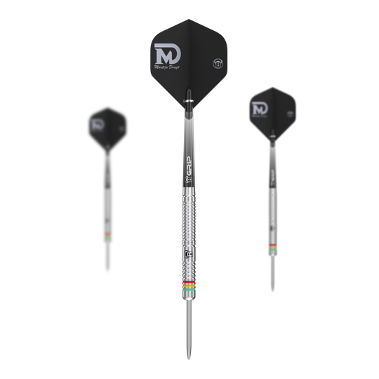 Bulls Martijn Dragt Steel Darts - 24g Das Bild zeigt drei Steeldarts mit silbernem Griff und schwarzem Flight. Auf dem Flight steht „Martijn Dragt“ sowie das Kürzel „MD“.