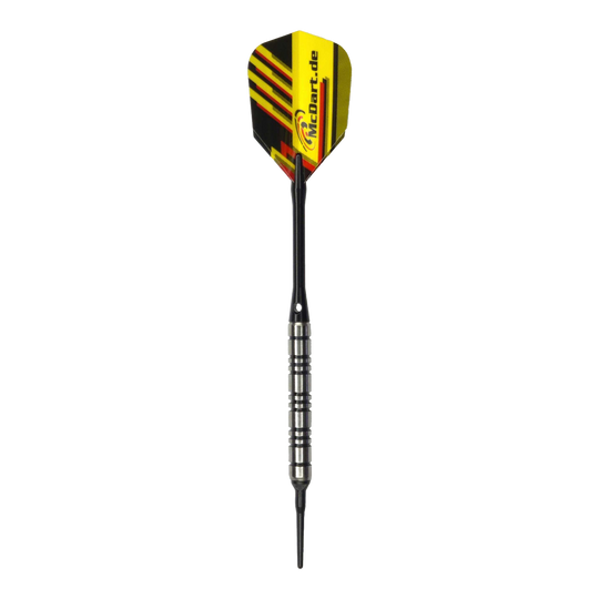 McDart 85 Tungsten V2 soft darts - 17g Das Bild zeigt einen McDart 85er Tungsten V2 Softdart mit einem Gewicht von 17 Gramm. Er hat einen silbernen Barrel und ein gelb-schwarzes Flight mit McDart.de-Aufdruck.