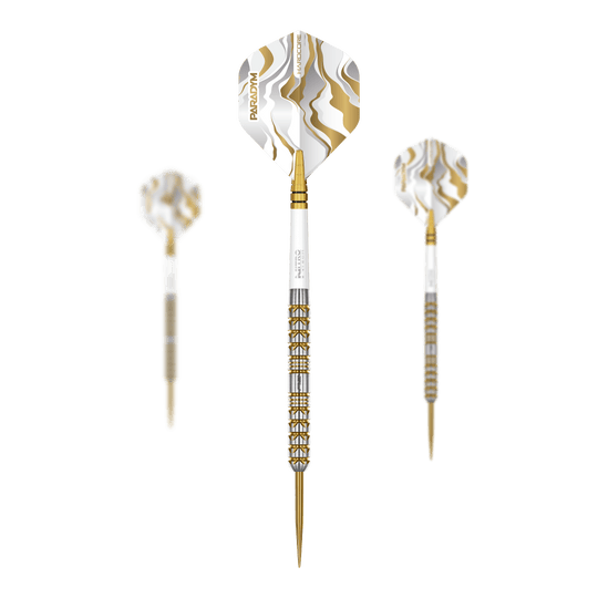 Zu sehen ist ein Set der Red Dragon Paradym Gold Parallel Steeldarts. Das Set besteht aus mehreren Steeldarts mit einer goldfarbenen Optik.
