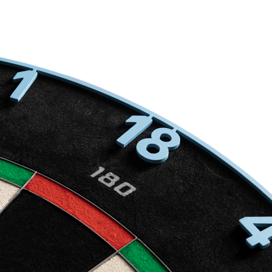 Precise 180 Endorphine Steel Dartboard with Numbered Ring - Infinity Blue Zu sehen ist das Precise 180 Endorphine Steeldartboard mit Nummernring in Infinity Blue. Es ist eine hochwertige Dartscheibe für ambitionierte Spieler.