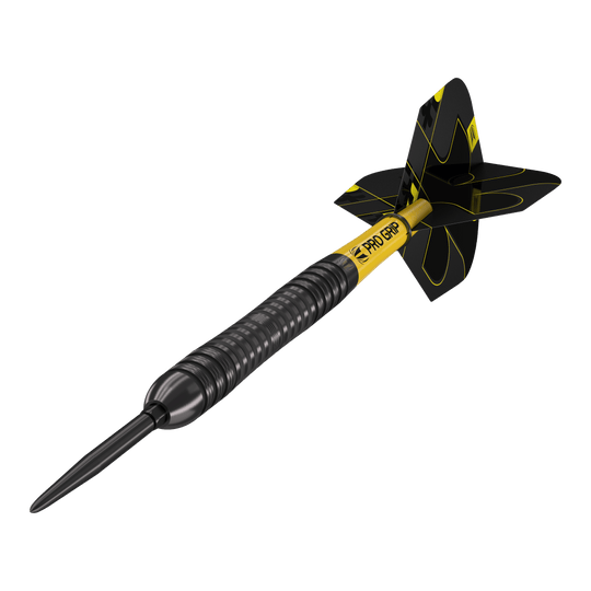 Das Bild zeigt einen Target Bolide Void 04 Swiss Point Steeldart. Der Dart ist schwarz-gelb und hat eine strukturierte Griffzone sowie schwarze Flights mit gelben Linien.