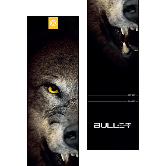 Bullet Fang Dart Mat Hier sieht man die Bullet Fang Dartmatte. Sie dient als Schutzunterlage für den Dartbereich und hilft beim richtigen Stellen der Wurflinie.