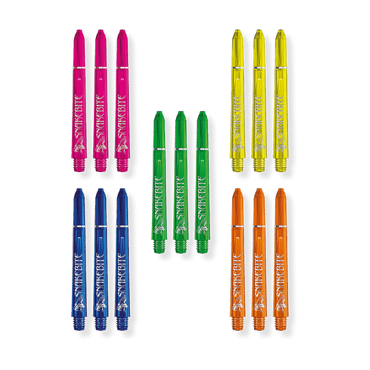 X0803_Red_Dragon_Peter_Wright_Snakebite_Shaft_Card_Medium_2 Das Bild zeigt fünf verschiedene Farben von Snakebite Shafts in mittlerer Größe, jeweils im 3er-Set angeordnet. Die Farben sind Pink, Gelb, Grün, Blau und Orange.