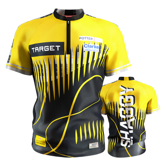 Das Bild zeigt das "Target Coolplay Scott Williams 2025 Dartshirt" in Gelb und Schwarz mit auffälligem Muster. Auf der Rückseite steht groß das Wort "SHAGGY".