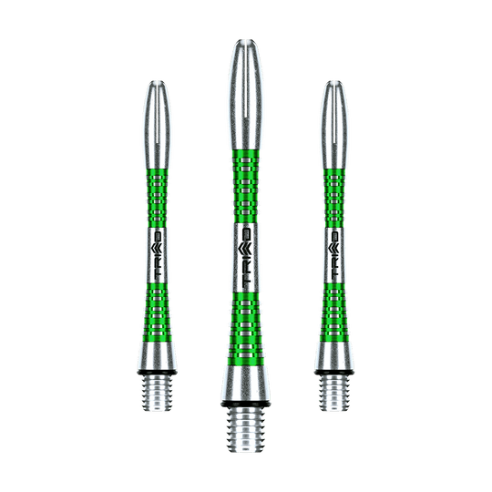 Das Bild zeigt drei grün-silberne Winmau Triad Aluminium Shafts für Dartpfeile. Die Shafts haben ein modernes, geriffeltes Design mit der Aufschrift "Triad".