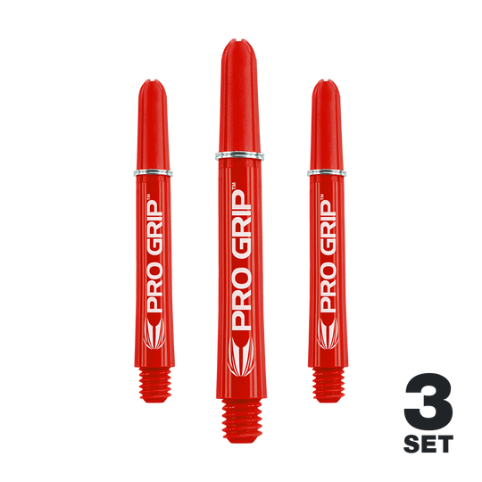 Target Pro Grip Shafts - 3 Sets - Red Auf dem Bild sind drei rote PRO GRIP Shafts für Darts zu sehen. Unten rechts steht "3 SET," was darauf hinweist, dass es sich um ein Set mit drei Stück handelt.