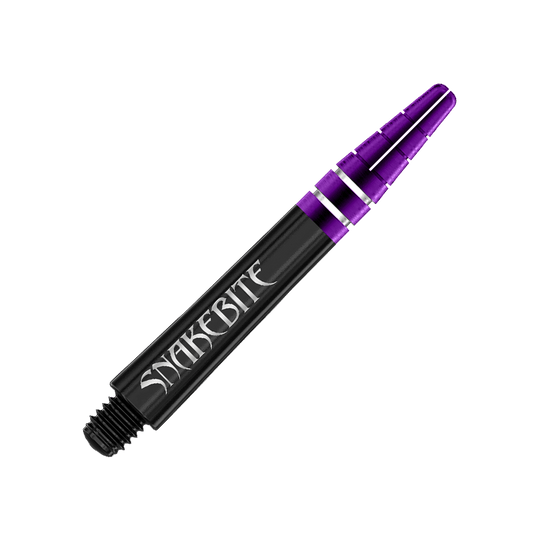 C697_Red_Dragon_Nitrotech_Peter_Wright_Black_Shafts_36mm_2 Das Bild zeigt einen schwarzen Dart-Shaft mit violetten und silbernen Akzenten. Auf dem Schaft steht das Wort "Snakebite" in weißer Schrift.