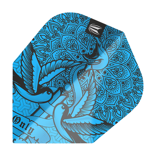 Dieses Bild zeigt das Produkt "Target ProUlta Ink Blue No6 Flights". Das Flight ist blau mit einem kunstvollen Muster und drei stilisierten Vögeln verziert.