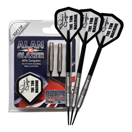 McKicks Alam Glazier Shark Machine Soft Darts Das Bild zeigt ein Set von drei Softdarts mit der Aufschrift "McKicks Alan Glazier Shark Machine Softdarts". Die Verpackung hebt hervor, dass die Darts zu 80% aus Tungsten bestehen und "The Ton Machine" Flügel besitzen.