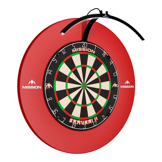 Mission Torus 100 Foldable LED Dartboard Lighting Das Bild zeigt das "Mission Torus 100 Faltbare LED Dartboard Beleuchtung" an einem Dartboard befestigt. Die LED-Beleuchtung sorgt für eine optimale Ausleuchtung der Dartscheibe.