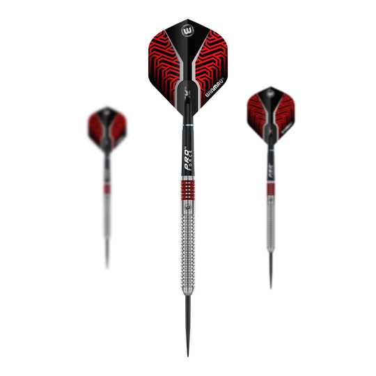 Auf dem Bild sind die Winmau Team 360 Lewis Cook Steeldarts - 23g als Set dargestellt. Man sieht mehrere Steeldarts zusammen.