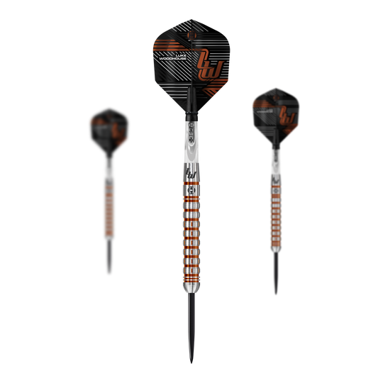 Das Bild zeigt drei Steeldarts aus der Serie "Harrows Luke Woodhouse Series 2". Die Darts haben ein auffälliges Design mit silbernen und orangenen Ringen sowie schwarzen Flights.