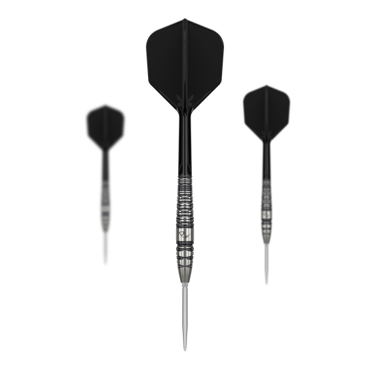 Das Bild zeigt drei schwarze Steeldarts aus der Serie "Target Japan Black Marque PW 2 SP". Die Darts haben silberne Spitzen und eine strukturierte Griffzone.