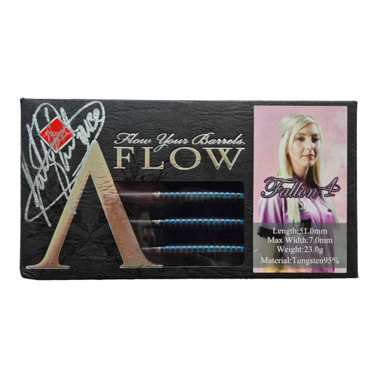 Das Bild zeigt eine Packung Dynasty Fallon Sherrock 4 AFlow BK Steeldarts mit einer Unterschrift. Auf der Verpackung ist auch ein Foto von Fallon Sherrock sowie die technischen Daten der Darts abgebildet.